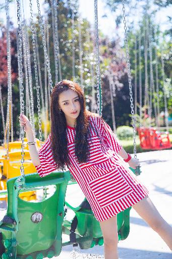 女性私处蹲下拍照有疙瘩